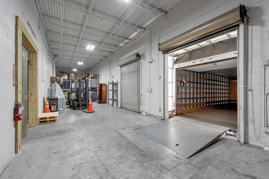 2441 Orlando Central Pky, Orlando, FL for sale - Interior Photo - Image 3 of 6