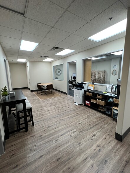 3930 E Ray Rd, Phoenix, AZ for lease - Interior Photo - Image 3 of 32