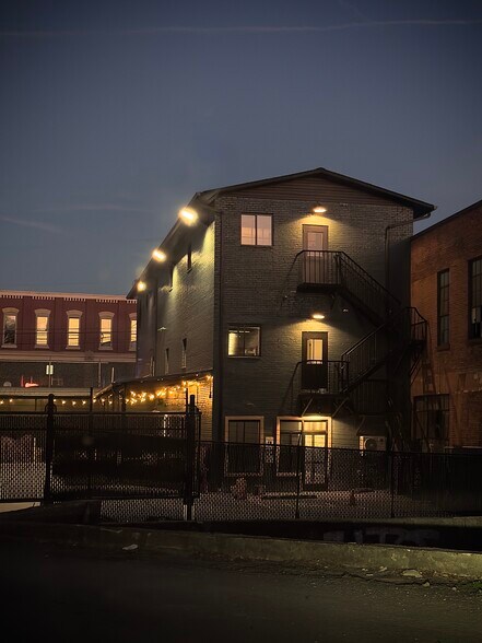 629 Broadway St, Knoxville, TN à louer - Photo principale - Image 1 de 6