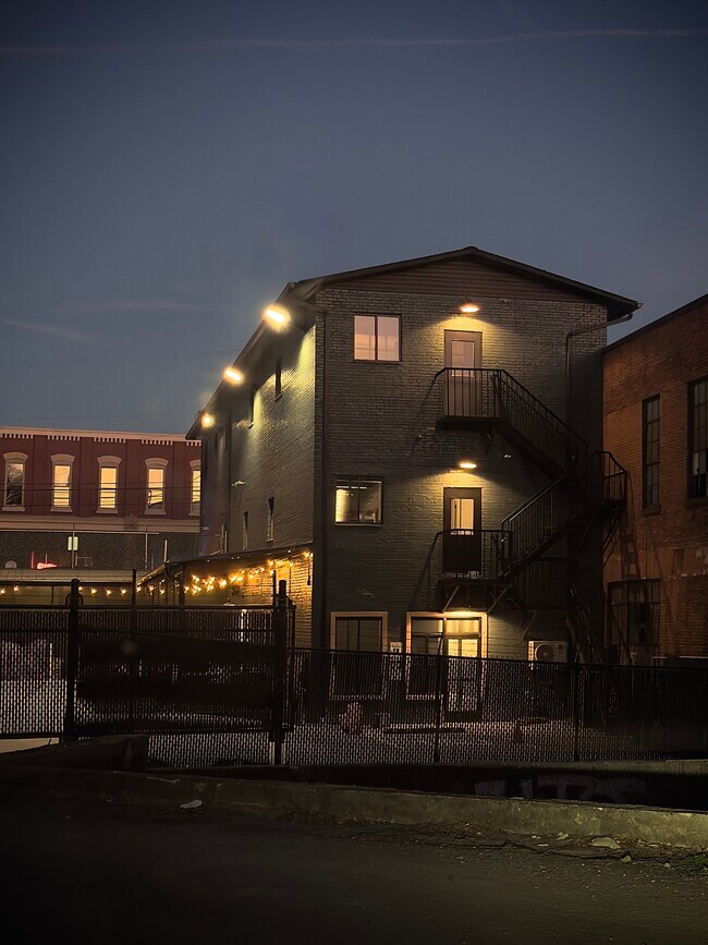 Plus de détails pour 629 Broadway St, Knoxville, TN - Bureau à louer