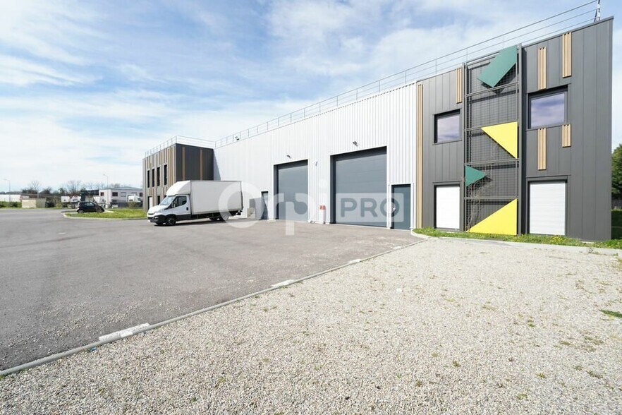 100 Rue De L'Industrie, Saint-Priest for lease - Building Photo - Image 2 of 8