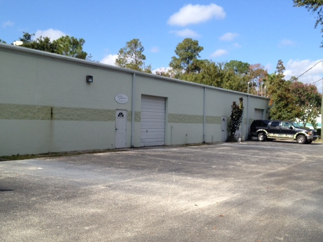 910 Jimmy Ann Dr, Daytona Beach, FL for lease - Building Photo - Image 3 of 17