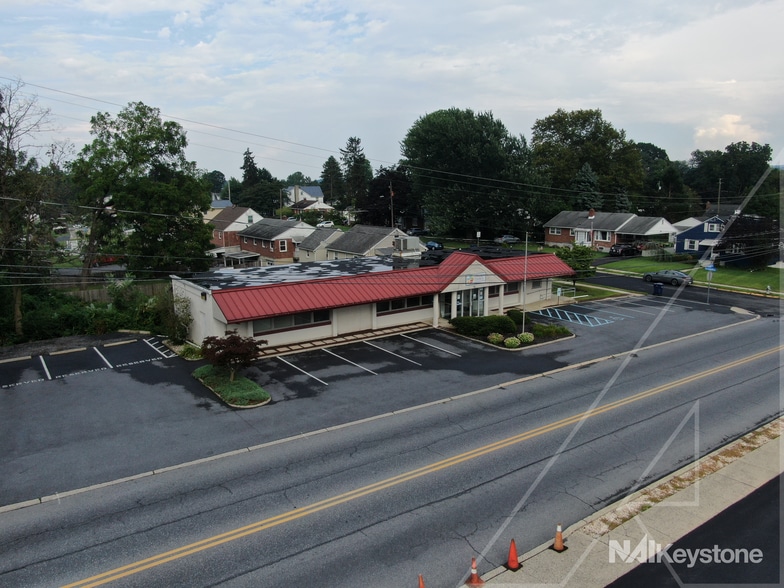 35 S Dwight St, West Lawn, PA for sale - Primary Photo - Image 1 of 36