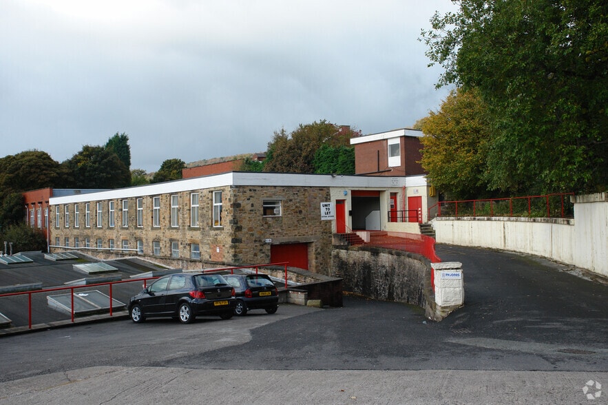 1-9 Wensley Rd, Blackburn à louer - Photo du bâtiment - Image 2 de 9