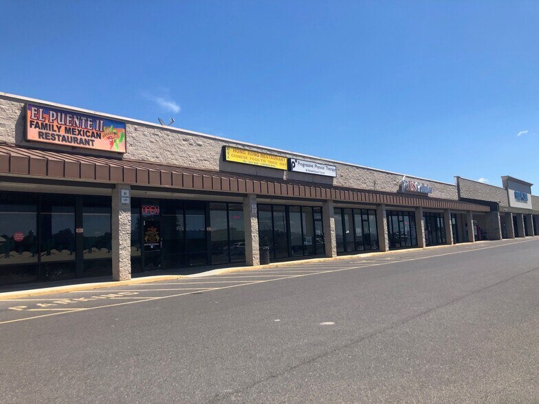 22210 Northwestern Pike, Romney, WV à louer - Photo du bâtiment - Image 3 de 3