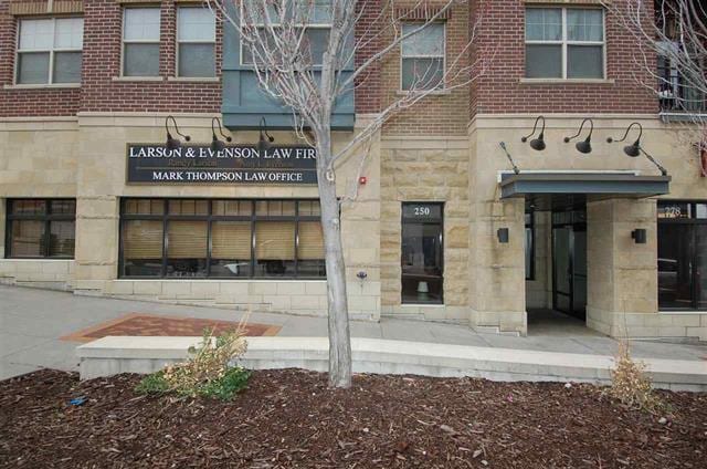 250 E Court St, Iowa City, IA for sale - Building Photo - Image 3 of 21