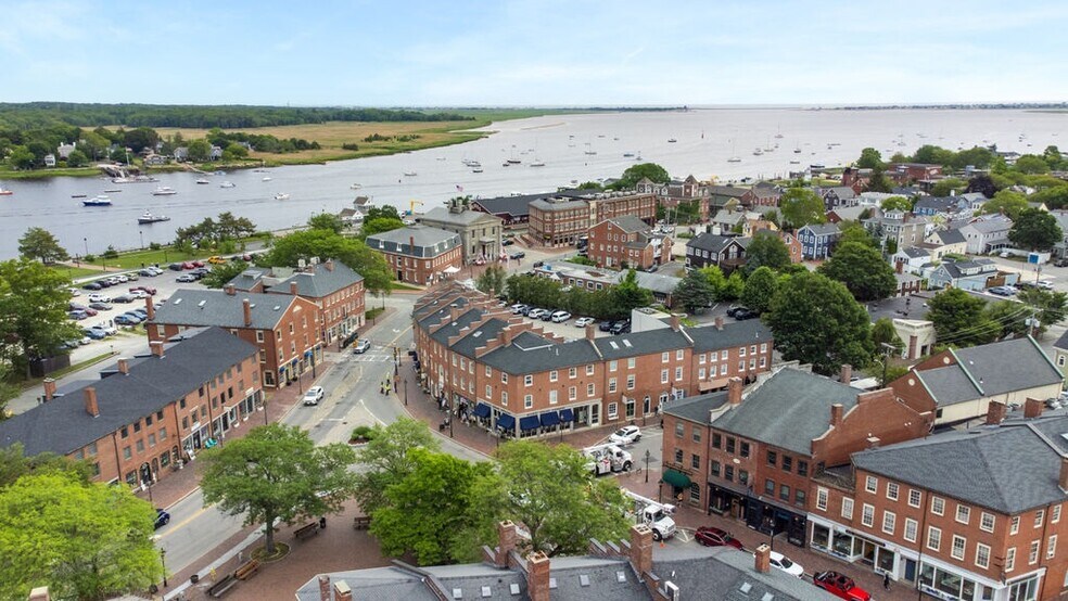 2 Liberty St, Newburyport, MA à louer - Photo du bâtiment - Image 2 de 11