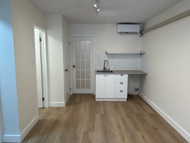 729 Bloor St W, Toronto, ON à vendre Photo du bâtiment- Image 1 de 1