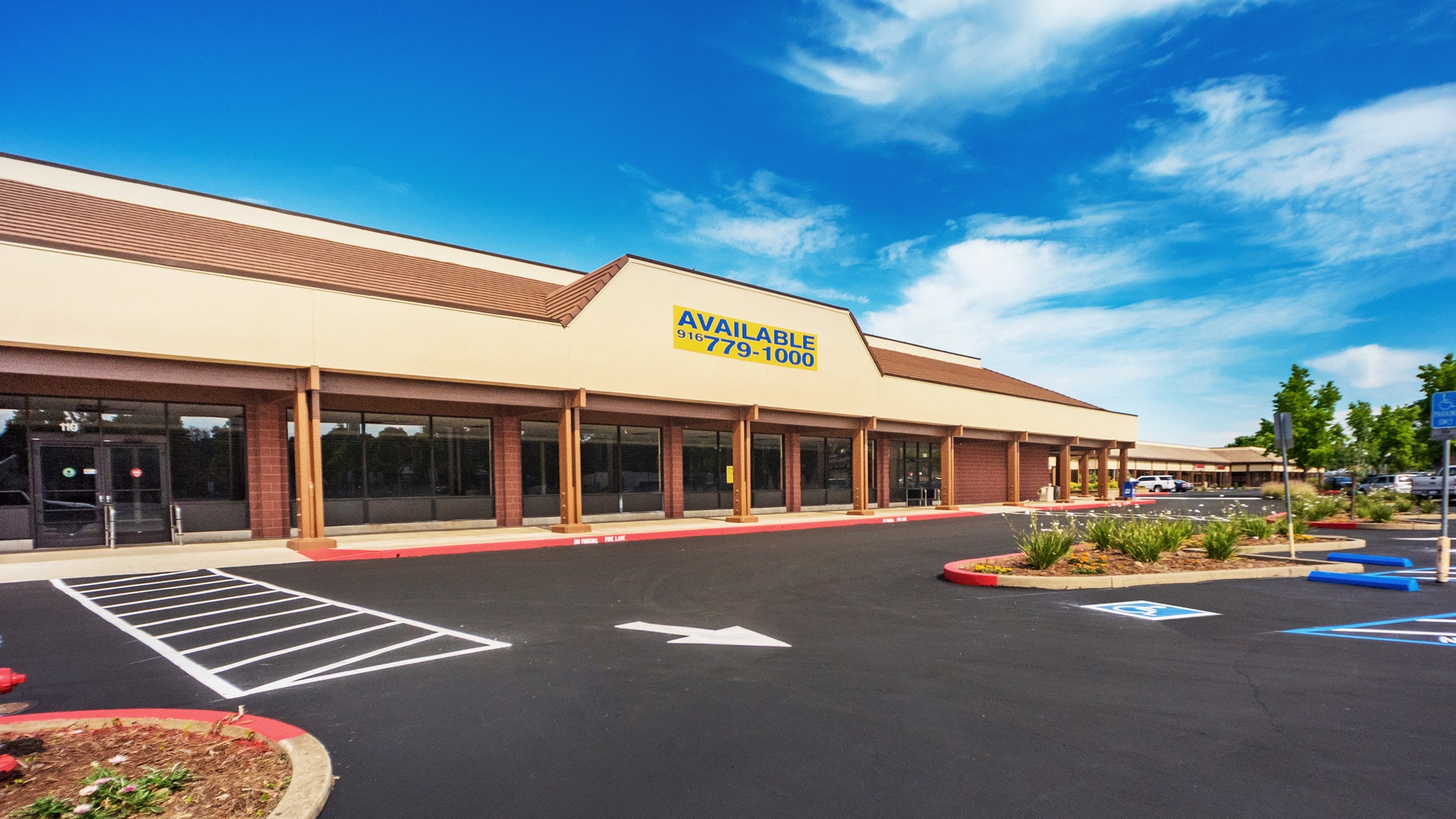 110-192 Hartnell Ave, Redding, CA for lease Primary Photo- Image 1 of 15