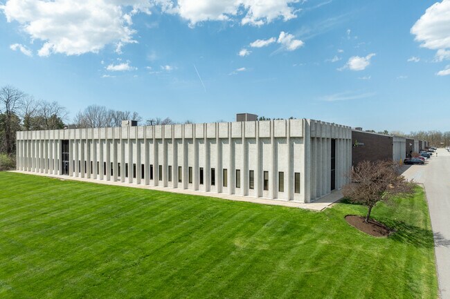 Plus de détails pour 29001 Solon Rd, Solon, OH - Industriel à louer
