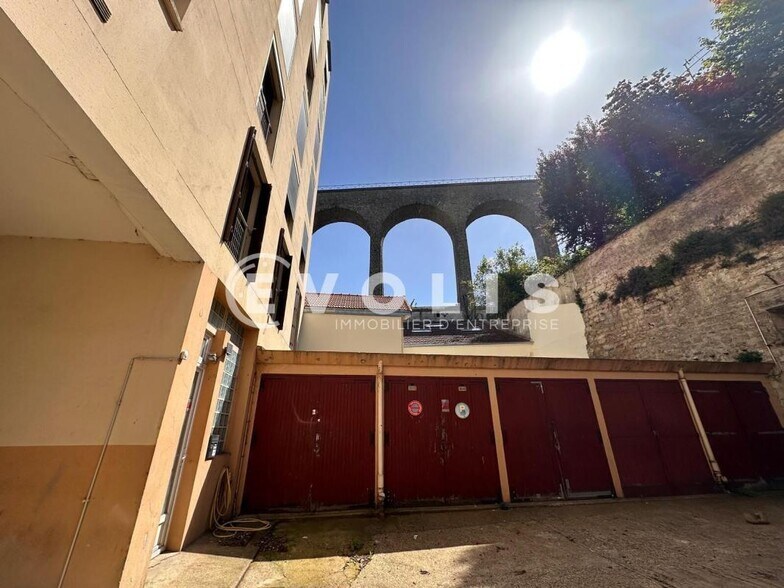 Office in Arcueil for sale - Building Photo - Image 2 of 11
