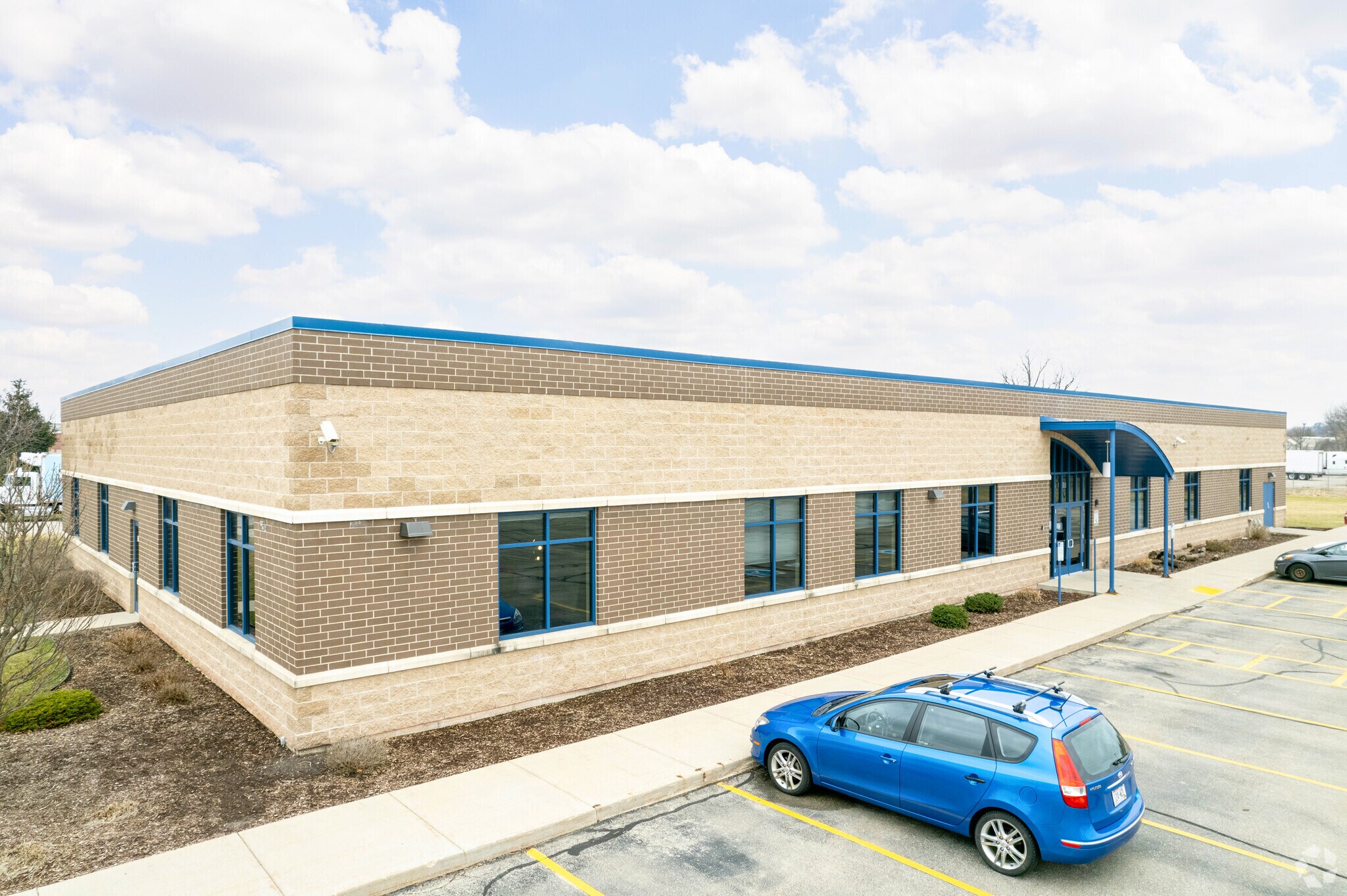 2758 Dairy Dr, Madison, WI for lease Building Photo- Image 1 of 13