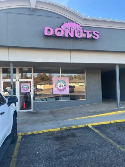 132 E 15th St, Edmond, OK à louer - Photo du bâtiment - Image 2 de 2