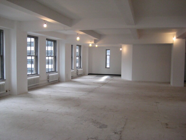 18 E 48th St, New York, NY for lease - Interior Photo - Image 3 of 28