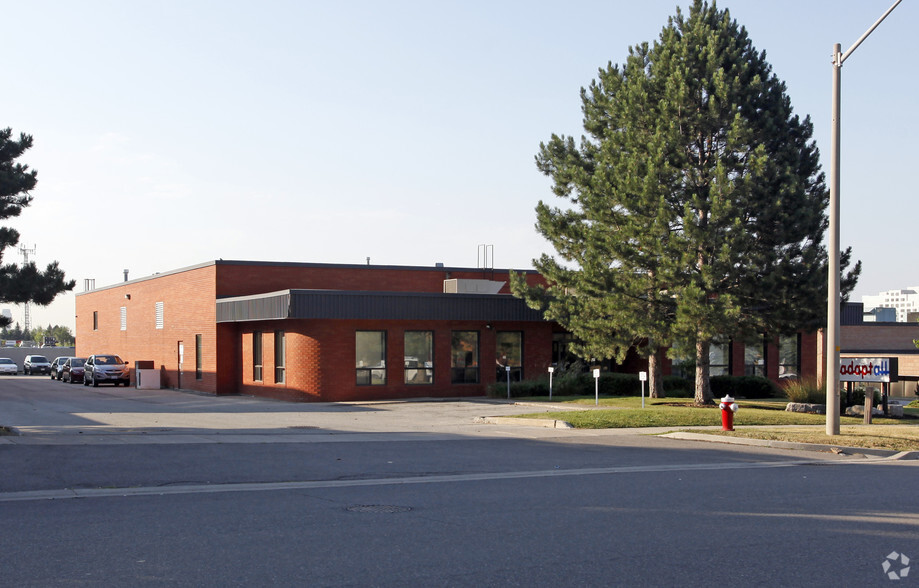 150 Brunel Rd, Mississauga, ON for sale - Primary Photo - Image 1 of 2