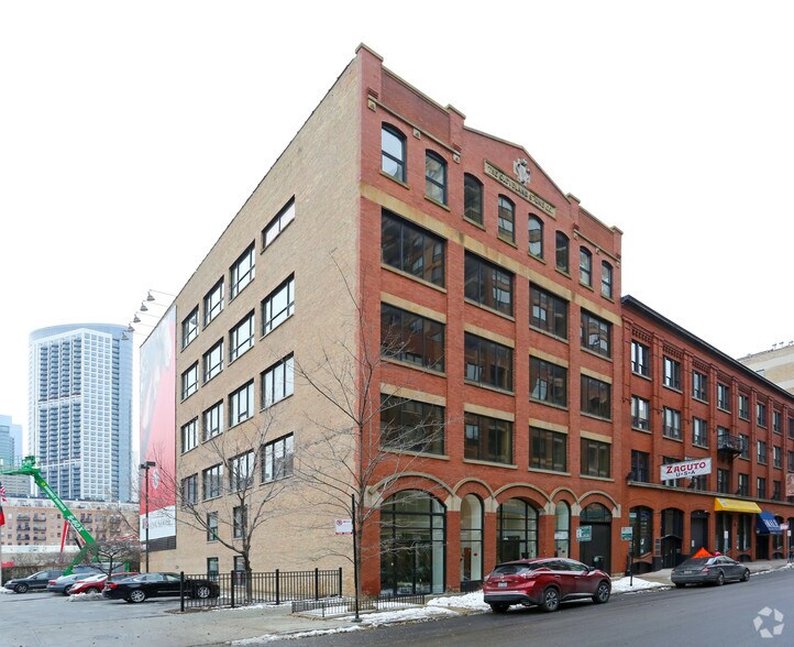 371 W Ontario St, Chicago, IL à louer - Photo du bâtiment - Image 3 de 7