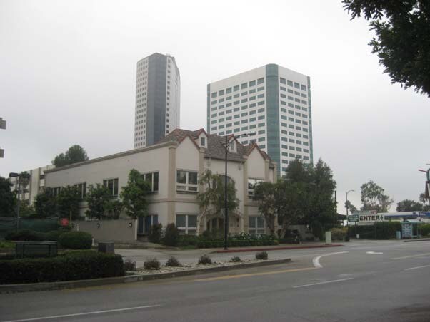 115 N Hollywood Way, Burbank, CA à louer Photo principale- Image 1 de 41