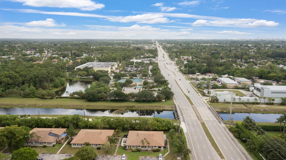 4931 S Military Trl, Green Acres, FL for lease - Building Photo - Image 2 of 32