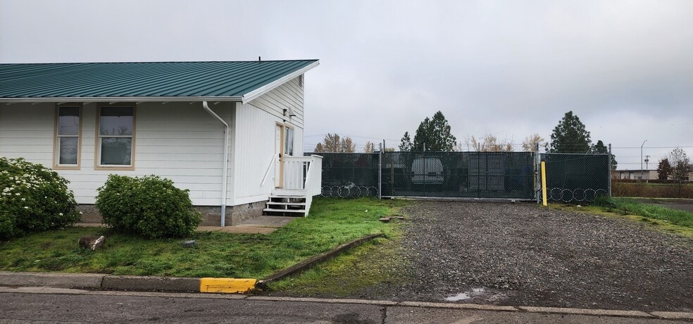 3981 W 12th Ave, Eugene, OR for sale - Building Photo - Image 3 of 7