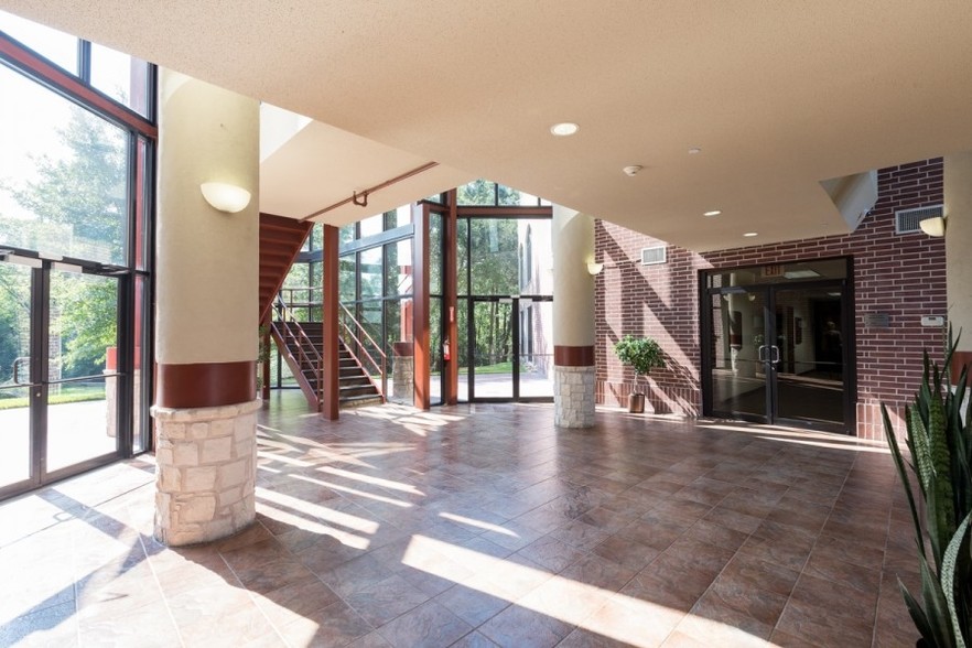 17207 Kuykendahl Rd, Spring, TX for lease - Lobby - Image 3 of 19