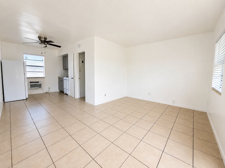 1730-1734 Fletcher St, Hollywood, FL for sale - Building Photo - Image 2 of 7