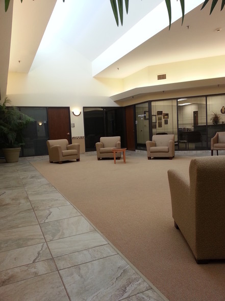 1999 Wabash Ave, Springfield, IL for sale - Interior Photo - Image 3 of 14