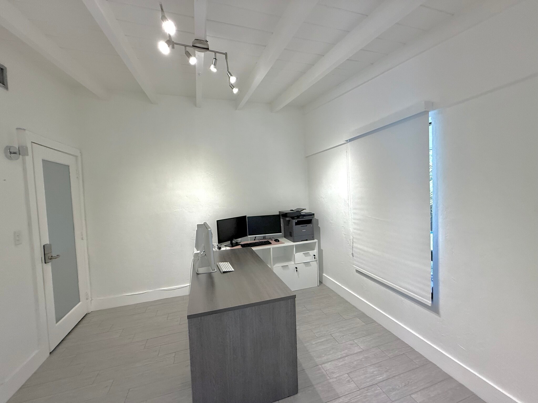 18100 SW 97th Ave, Palmetto Bay, FL for lease Interior Photo- Image 1 of 3
