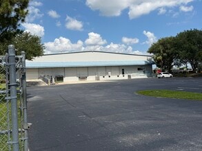 3520 Old Metro Pky, Fort Myers, FL for lease Building Photo- Image 1 of 8
