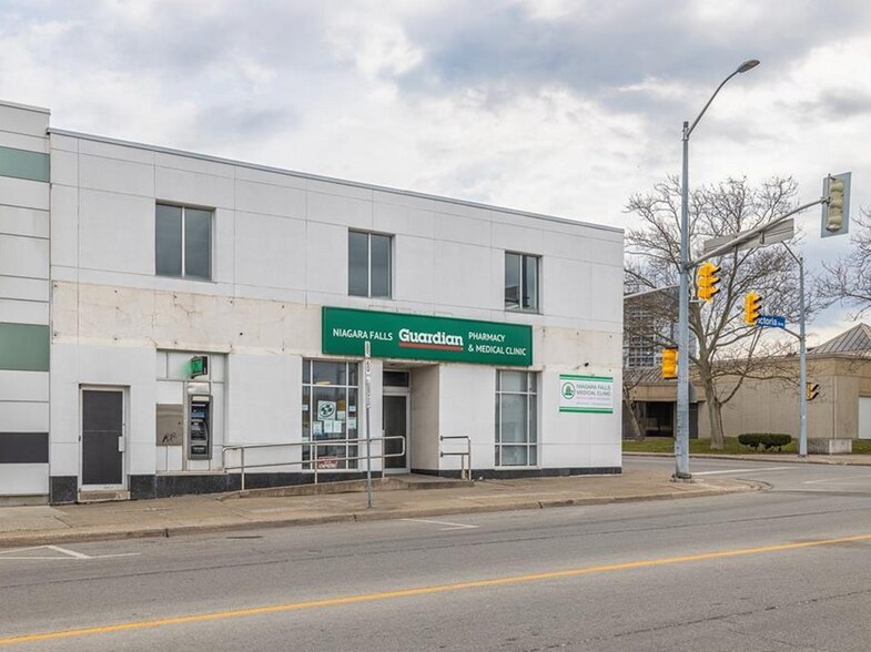 4796 Victoria Ave, Niagara Falls, ON à vendre - Photo du bâtiment - Image 2 de 15