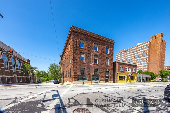 Plus de détails pour 14414 Detroit Ave, Lakewood, OH - Bureau, Bureau/Commerce de détail à louer