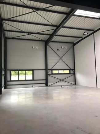 Plus de détails pour Local d'activités à louer