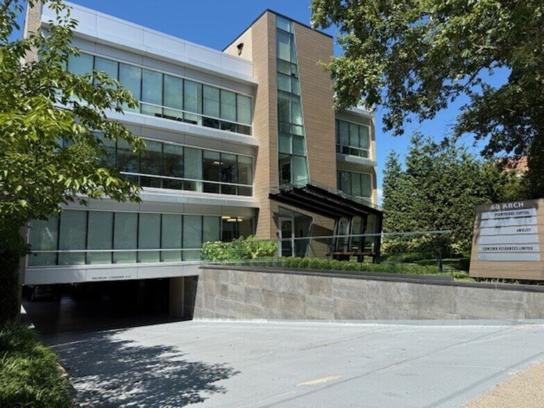 60 Arch St, Greenwich, CT à louer - Photo du bâtiment - Image 2 de 3