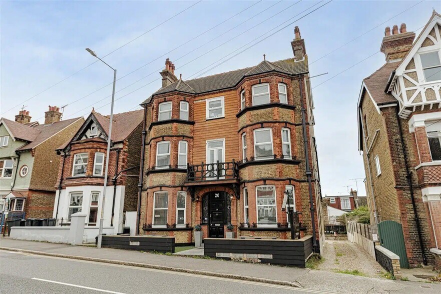 20 Queens Rd, Broadstairs à vendre - Photo du bâtiment - Image 2 de 42