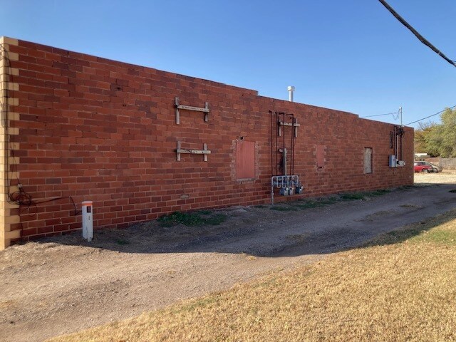 1021 S Main St, Mcpherson, KS à vendre - Photo du bâtiment - Image 3 de 11