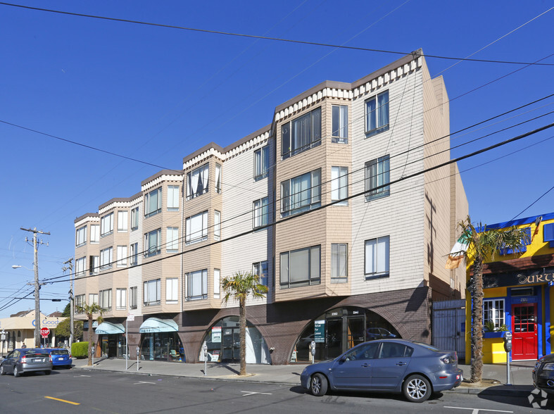 2340-2380 Irving St, San Francisco, CA for lease - Primary Photo - Image 1 of 2