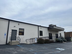 780 E Market St, West Chester, PA for lease Building Photo- Image 2 of 7