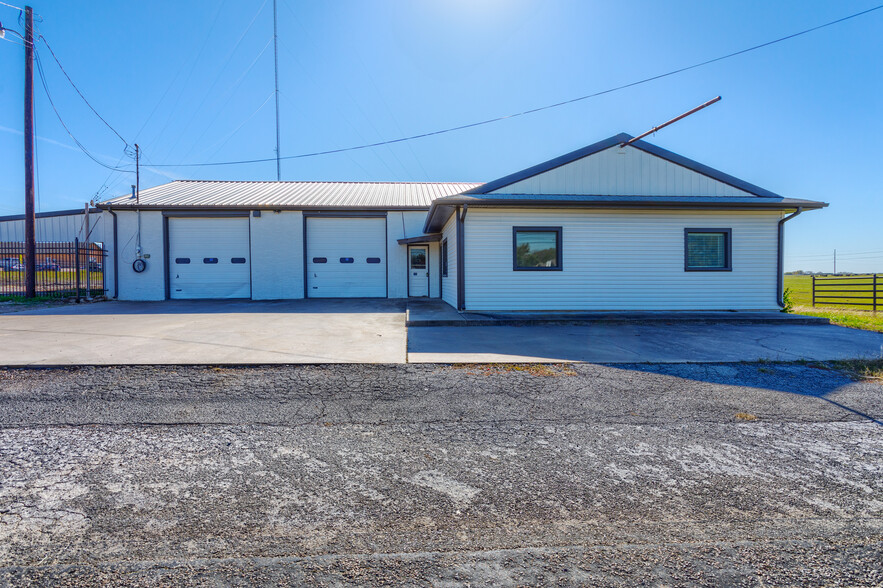 600 W Main St, Whitesboro, TX for lease - Building Photo - Image 1 of 20