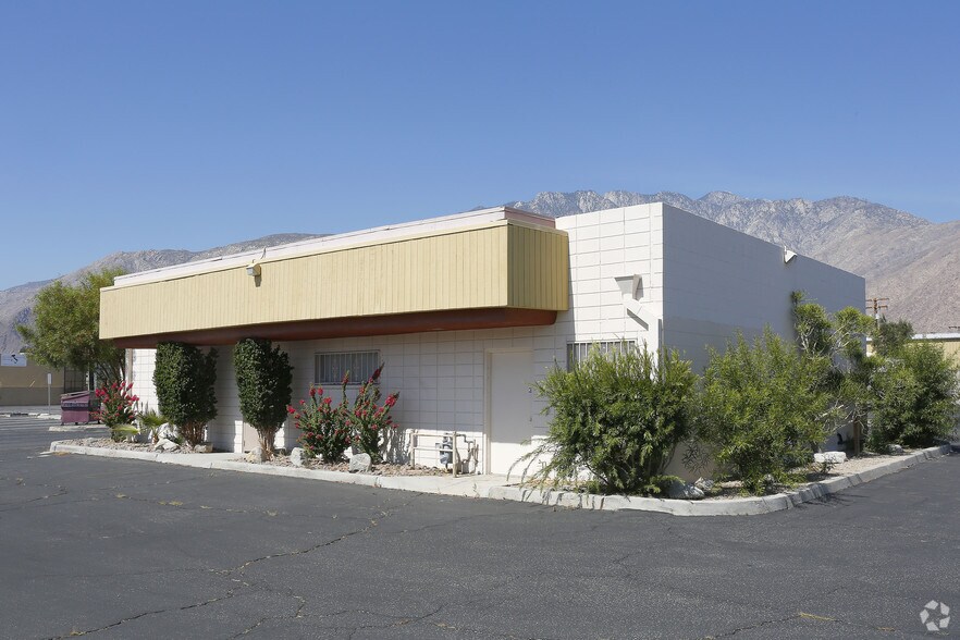 3455 N Indian Canyon Dr, Palm Springs, CA à vendre - Photo du bâtiment - Image 3 de 21