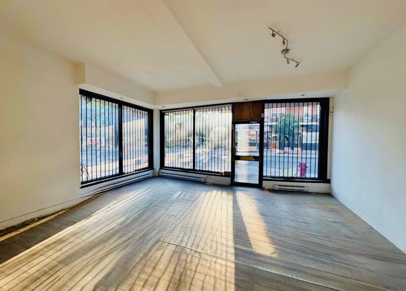4640 Sainte-Catherine E, Montréal, QC for lease - Interior Photo - Image 3 of 11