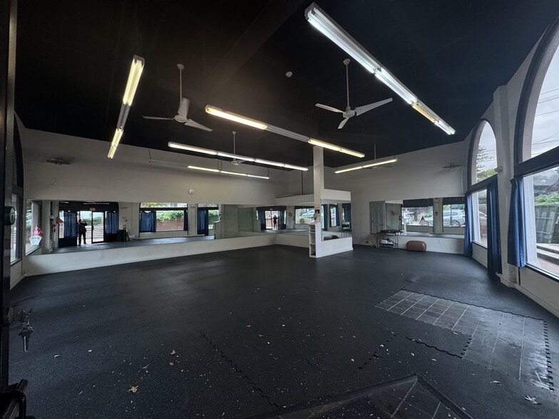 25 Cuttermill Rd, Great Neck, NY for lease - Interior Photo - Image 3 of 7