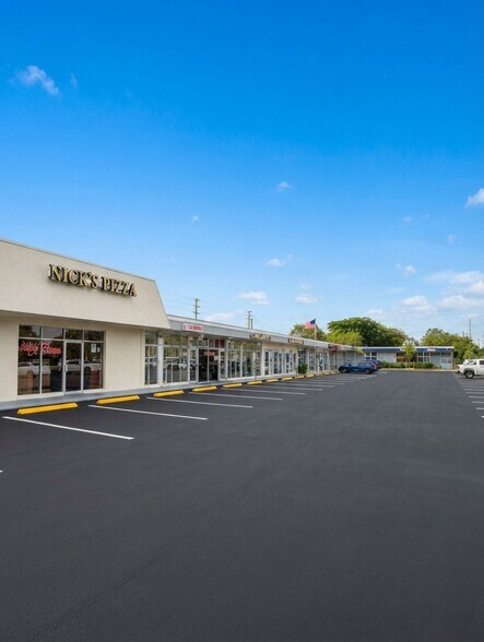 40-140 SW 15th St, Pompano Beach, FL à louer - Photo du bâtiment - Image 2 de 4