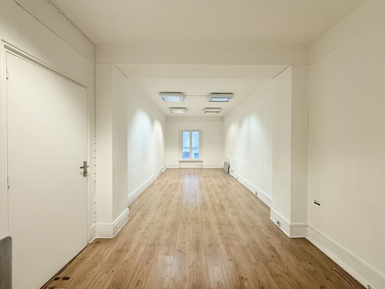 43 Rue De Turbigo, Paris for lease - Interior Photo - Image 2 of 12