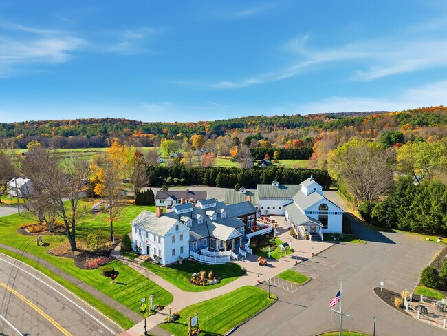 Plus de détails pour 219 South St, Bernardston, MA - Commerce de détail à vendre
