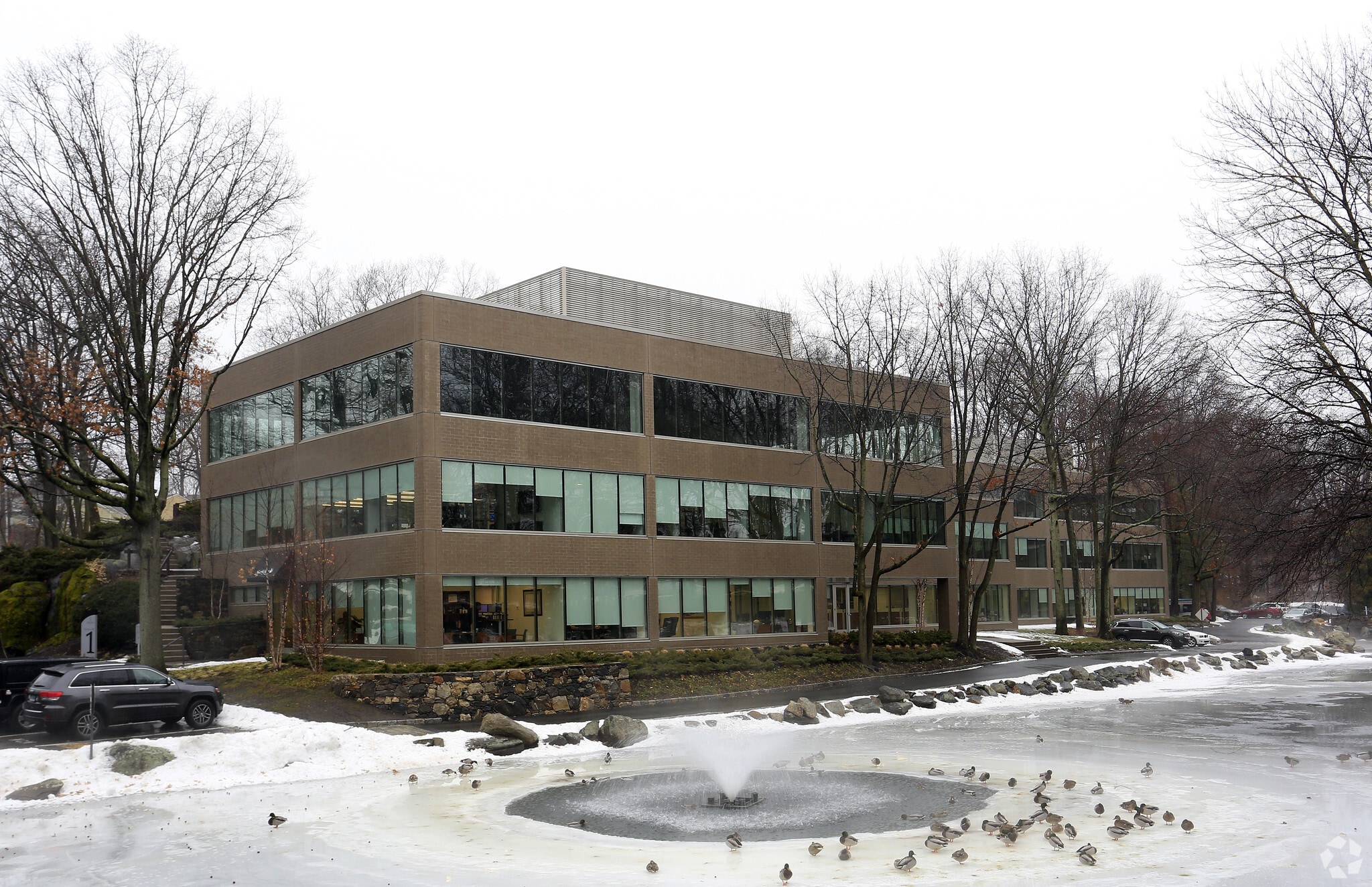 1 Greenwich Office Park, Greenwich, CT for lease Primary Photo- Image 1 of 9