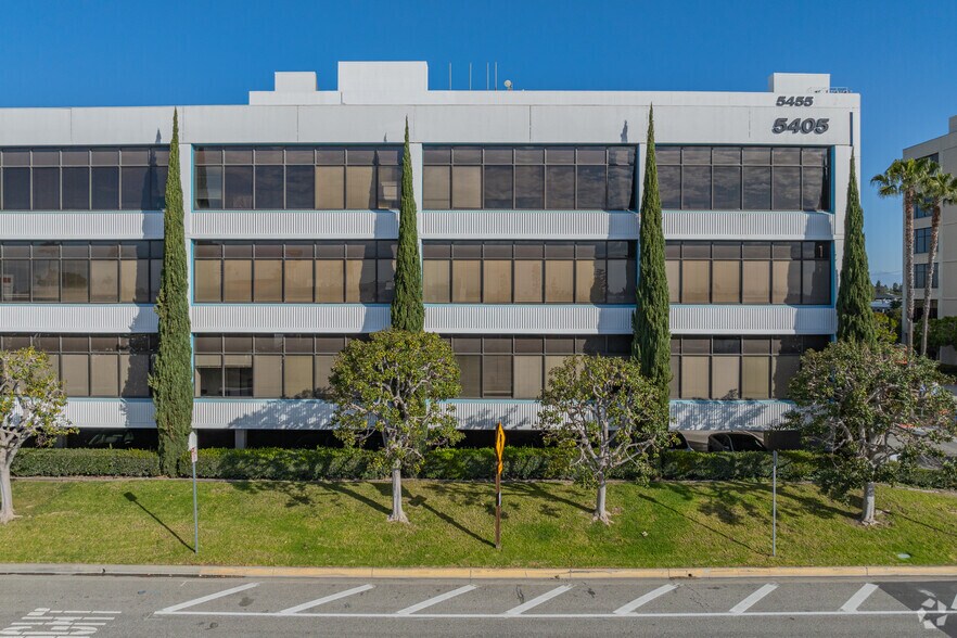 5555 Garden Grove Blvd, Westminster, CA à louer - Photo du bâtiment - Image 3 de 10