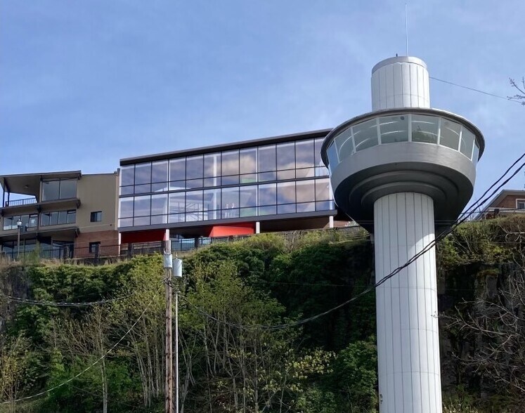 615 High St, Oregon City, OR à louer - Photo du bâtiment - Image 2 de 4