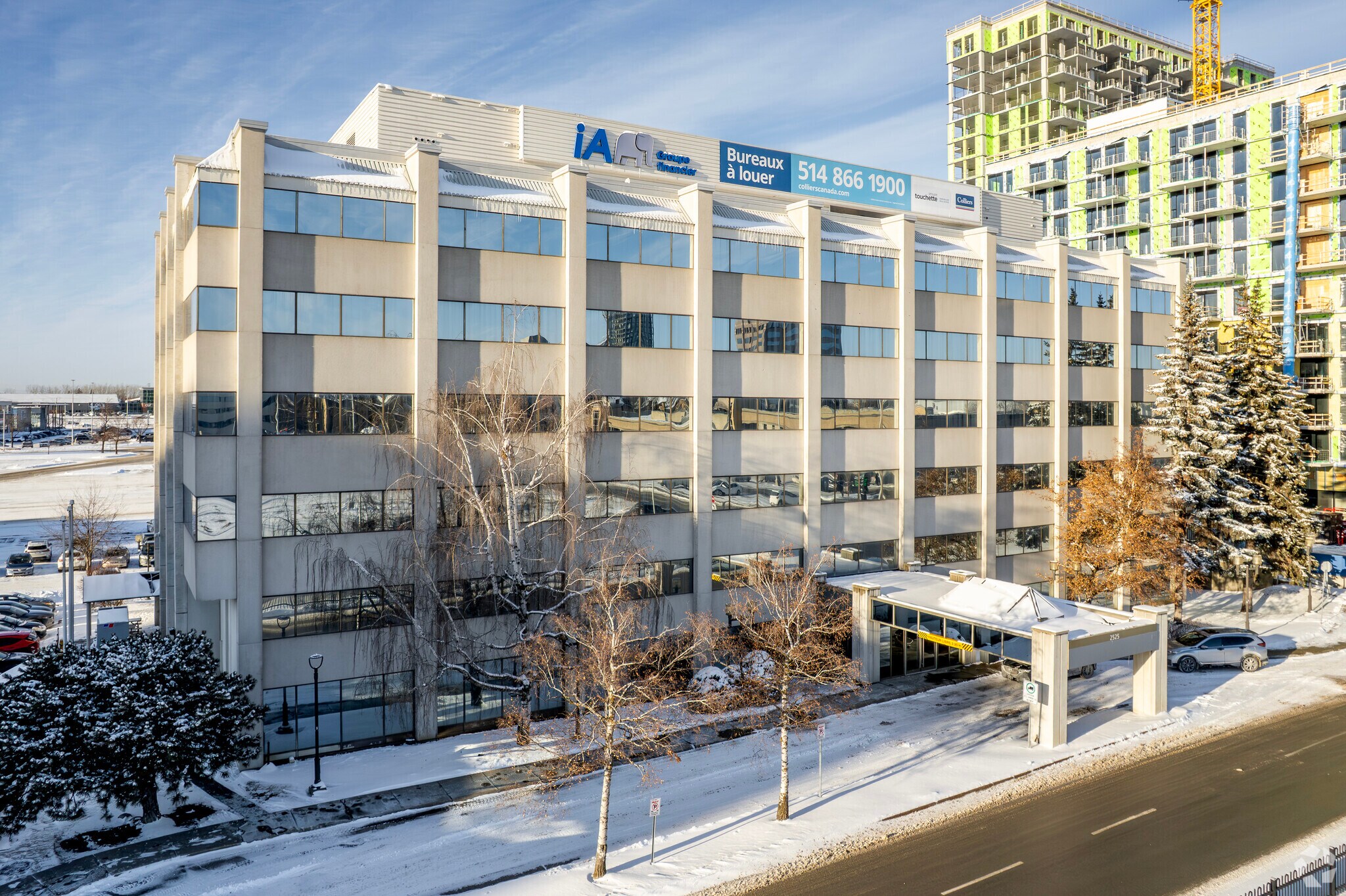 2525 Boul Daniel-Johnson, Laval, QC à louer Photo principale- Image 1 de 4