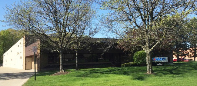 Plus de détails pour 1785 Northfield Dr, Rochester Hills, MI - Industriel à louer
