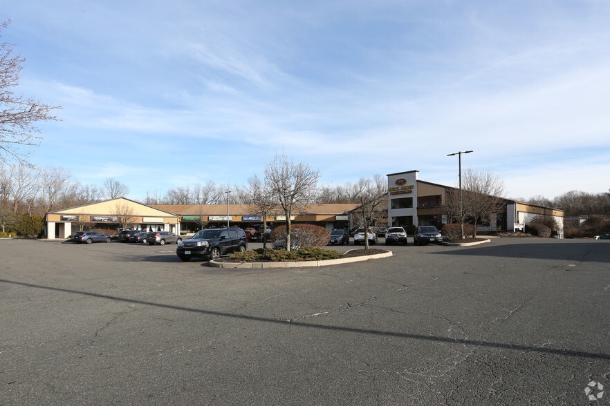 520 Hartford Tpke, Vernon, CT for lease - Primary Photo - Image 1 of 6