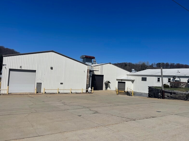 310 State St, Saint Marys, PA for lease - Building Photo - Image 3 of 9